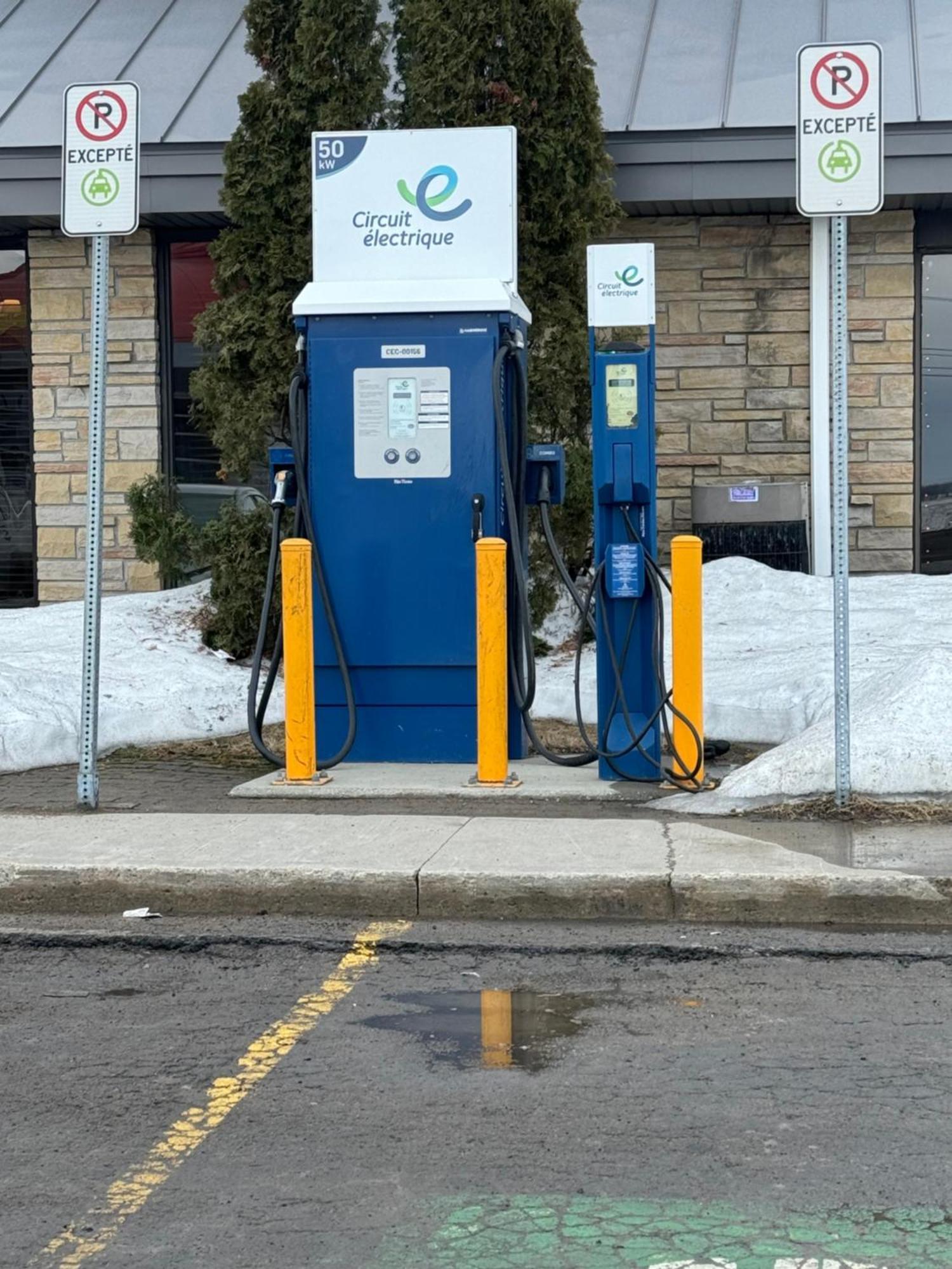La Porte De La Mauricie Louiseville Bagian luar foto